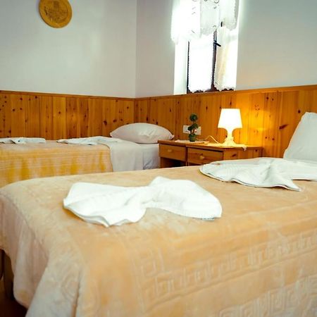 Hotel Domino Gjirokastër Eksteriør billede