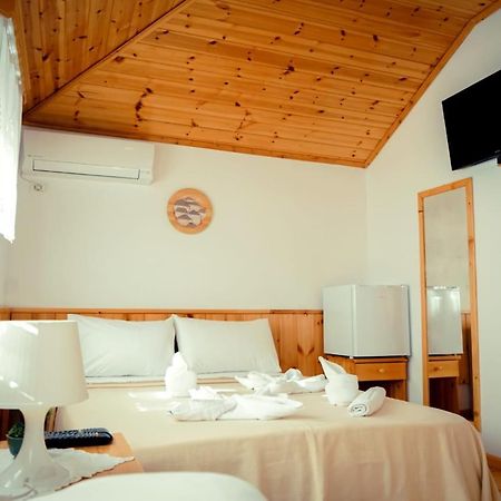 Hotel Domino Gjirokastër Eksteriør billede