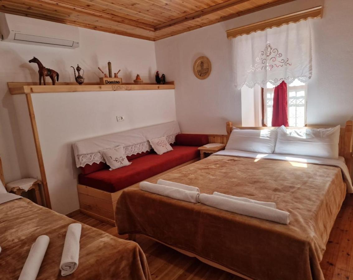 Hotel Domino Gjirokastër Eksteriør billede