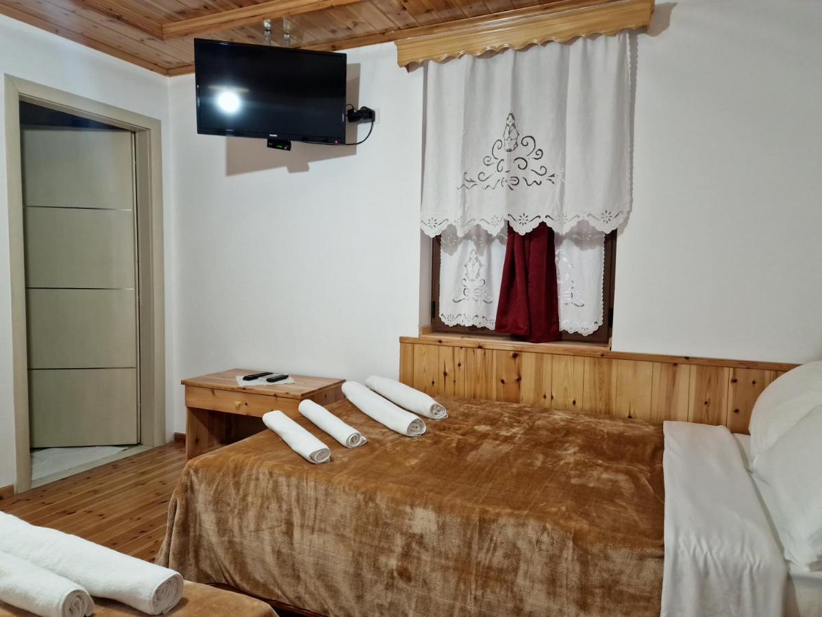 Hotel Domino Gjirokastër Eksteriør billede