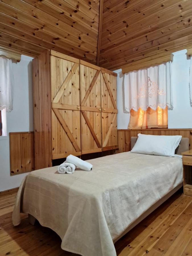 Hotel Domino Gjirokastër Eksteriør billede