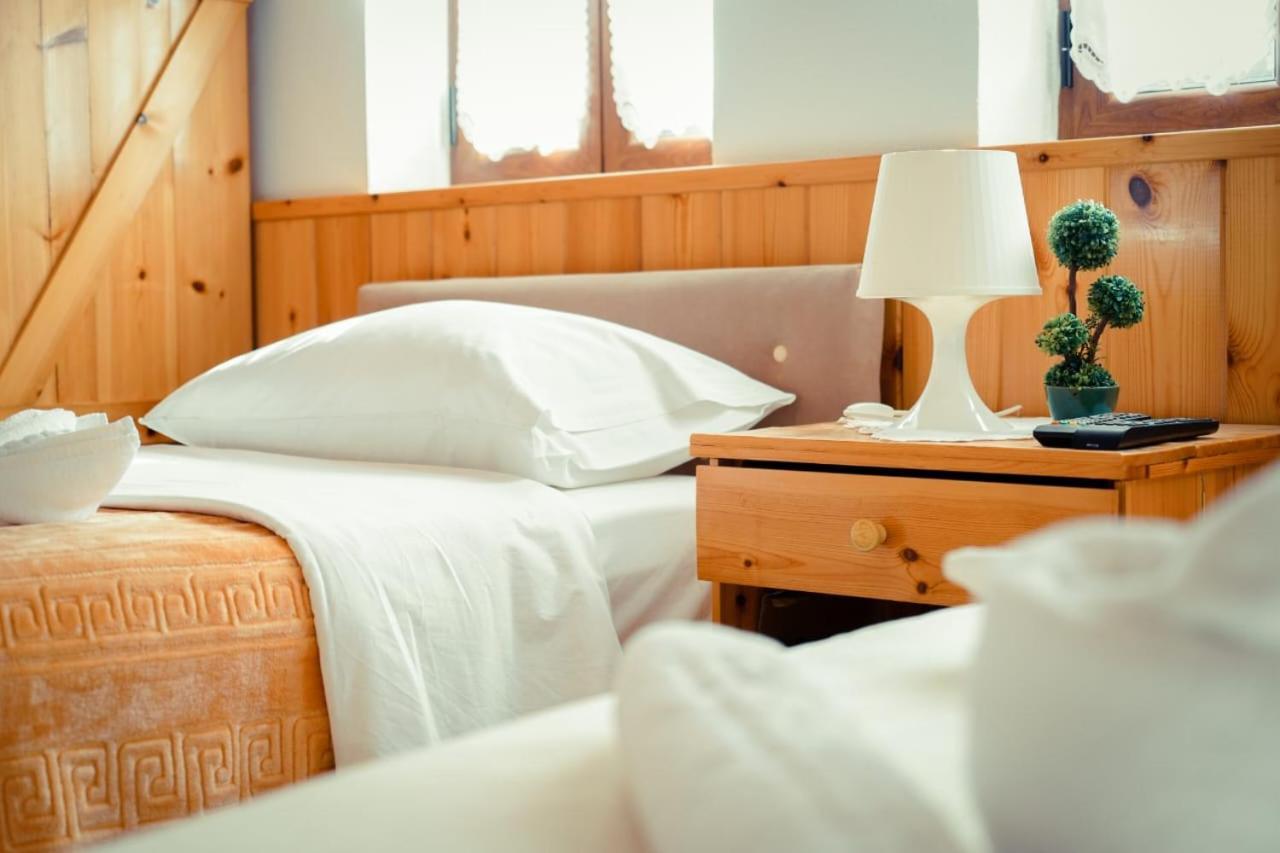 Hotel Domino Gjirokastër Eksteriør billede