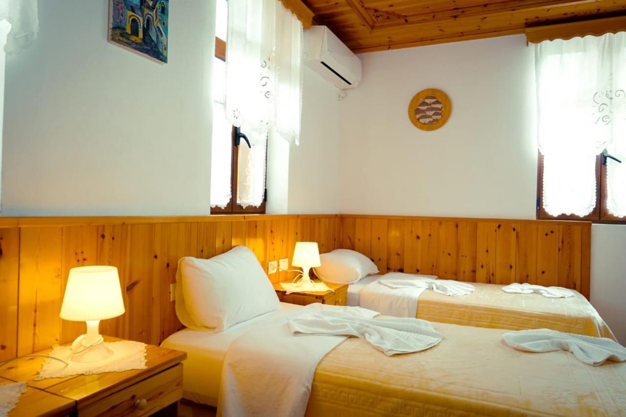 Hotel Domino Gjirokastër Eksteriør billede