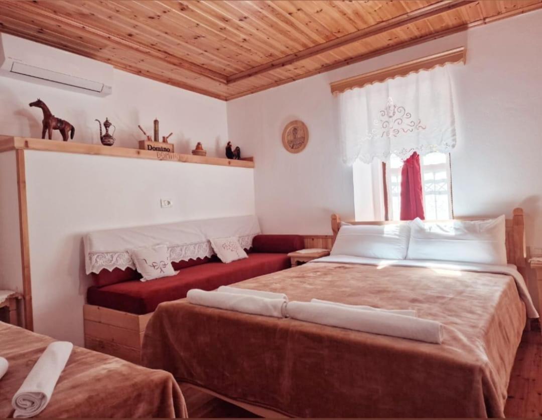 Hotel Domino Gjirokastër Eksteriør billede