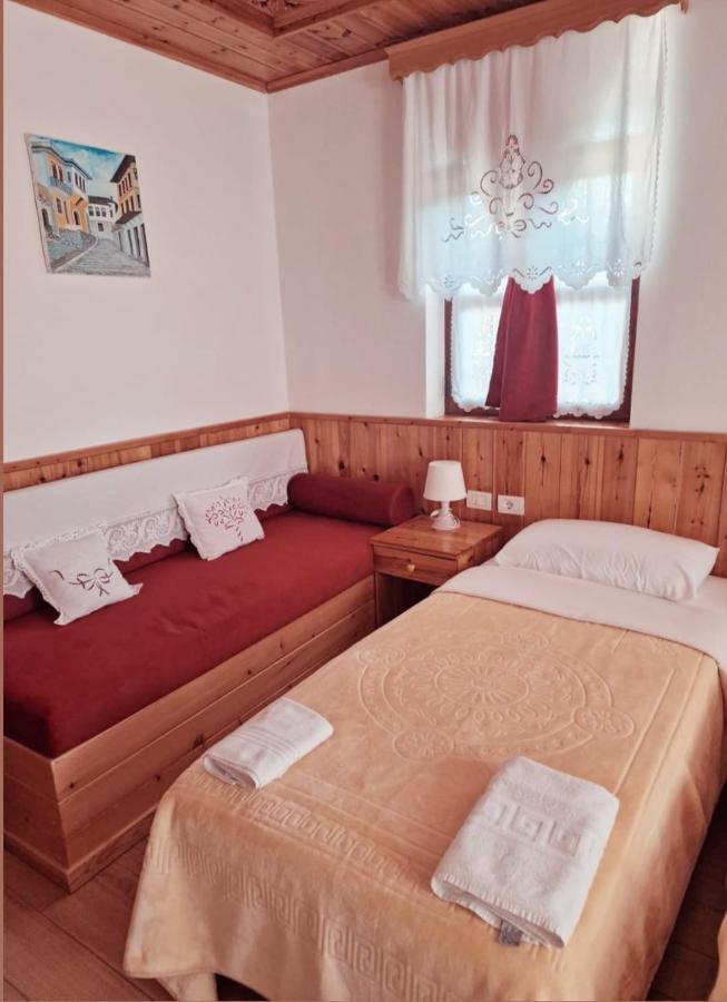 Hotel Domino Gjirokastër Eksteriør billede